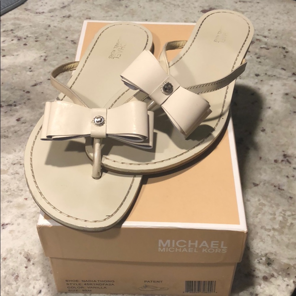 Michael Kors Flip Flops🎀